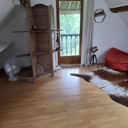 Charming House 2 From Paris Vakantiehuis Maheru